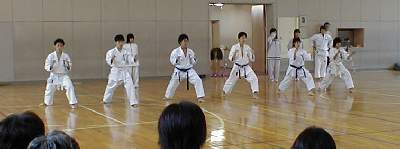���P
