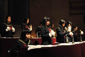 ハンドベルの演奏